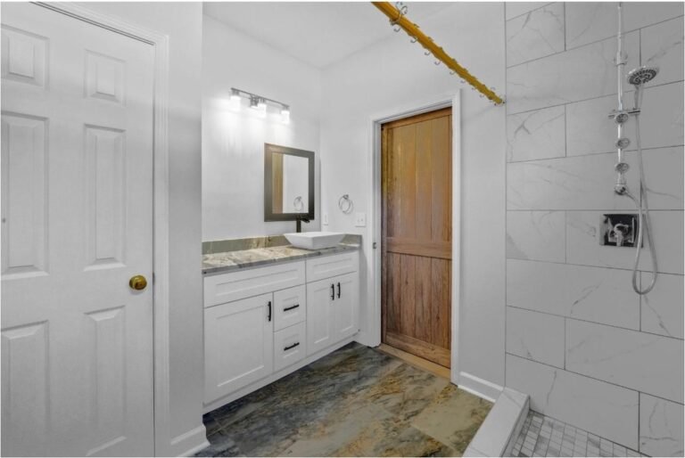 65831D29-64BB-4AEA-8FBC-E4D57B79EC50_1_105_c