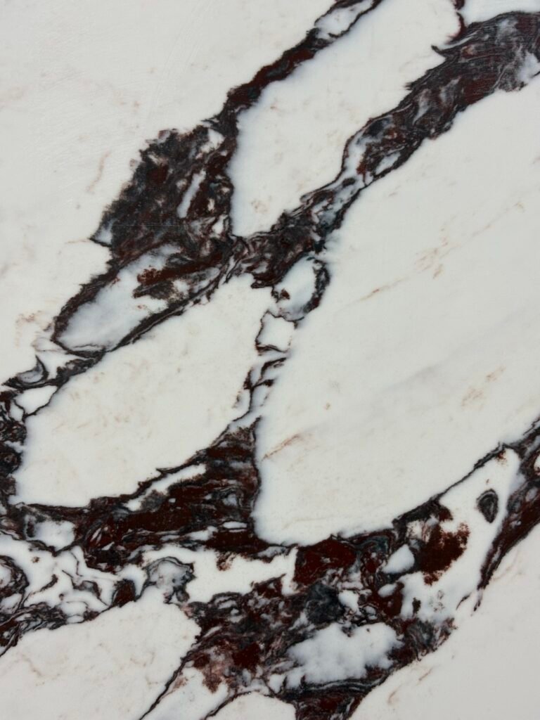 Quartz Calacatta Viola